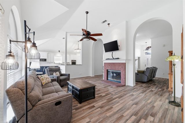 7 Equestrian Court, Mansfield, TX 76063