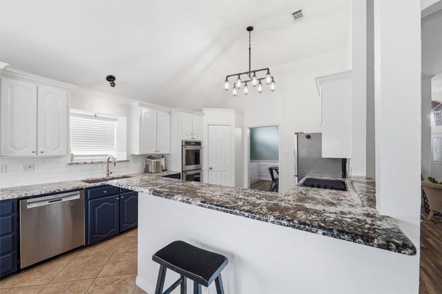 7 Equestrian Court, Mansfield, TX 76063