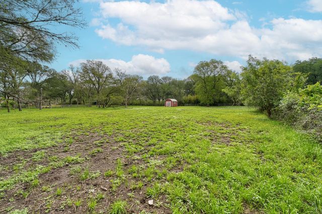 7 Pillow RD, Sunset Valley, TX 78745