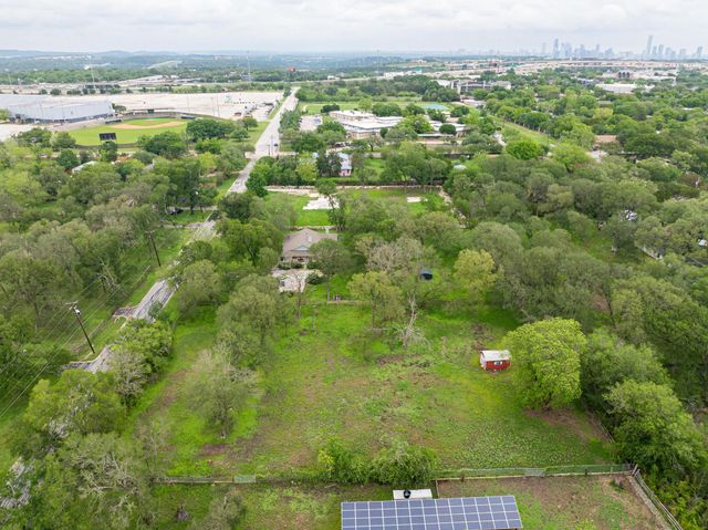 7 Pillow RD, Sunset Valley, TX 78745