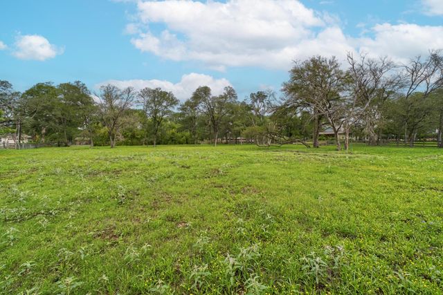 7 Pillow RD, Sunset Valley, TX 78745