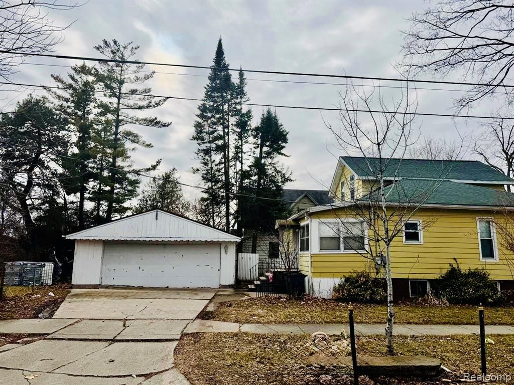 140 N Andre Street, Saginaw, MI 48602