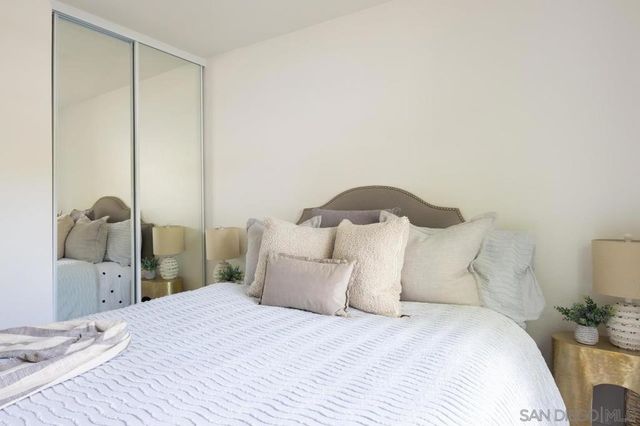 9449 Fairgrove Ln 102, San Diego, CA 92129