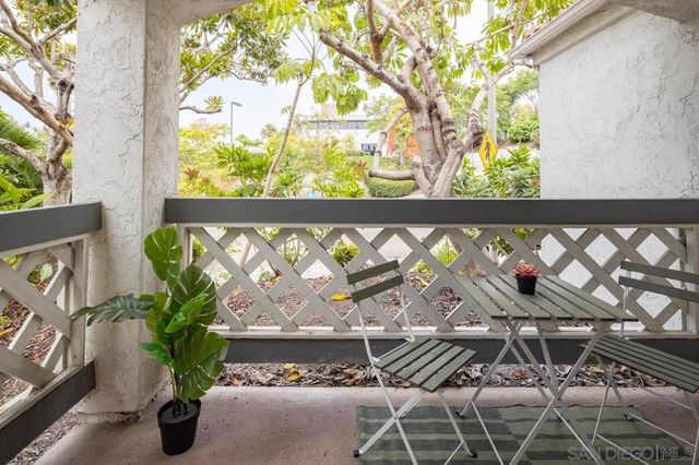 9449 Fairgrove Ln 102, San Diego, CA 92129