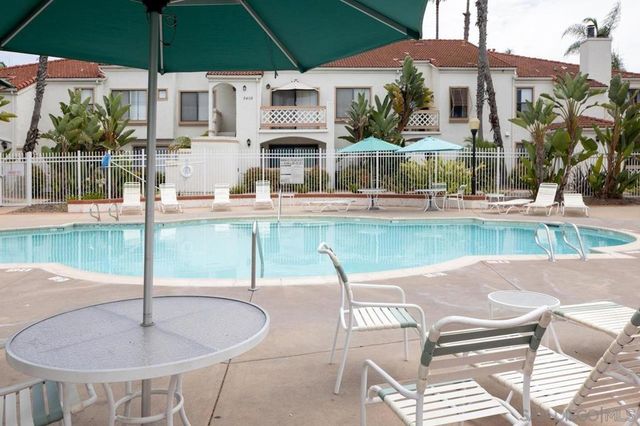 9449 Fairgrove Ln 102, San Diego, CA 92129