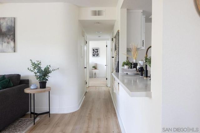 9449 Fairgrove Ln 102, San Diego, CA 92129