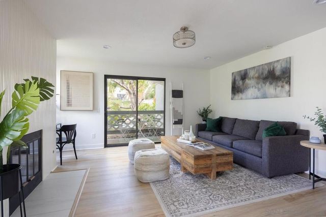 9449 Fairgrove Ln 102, San Diego, CA 92129