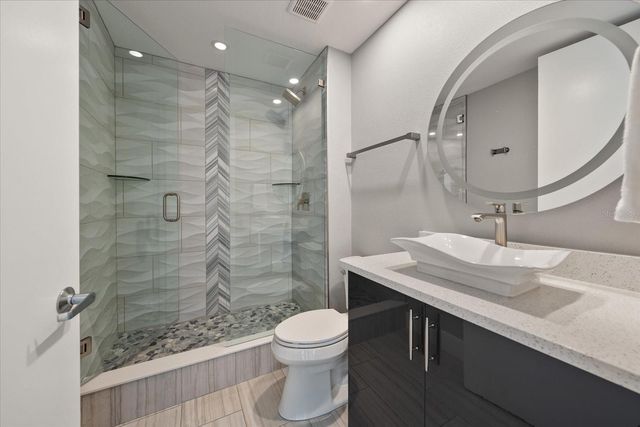 1560 GULF BOULEVARD 304, Clearwater, FL 33767