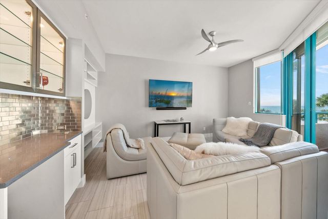1560 GULF BOULEVARD 304, Clearwater, FL 33767