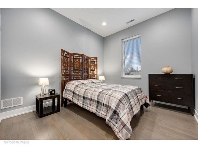 1017 N California Avenue 9, Chicago, IL 60622