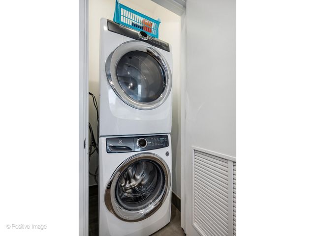 1017 N California Avenue 9, Chicago, IL 60622