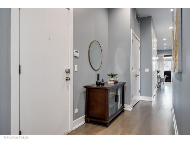 1017 N California Avenue 9, Chicago, IL 60622