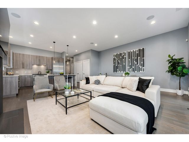 1017 N California Avenue 9, Chicago, IL 60622