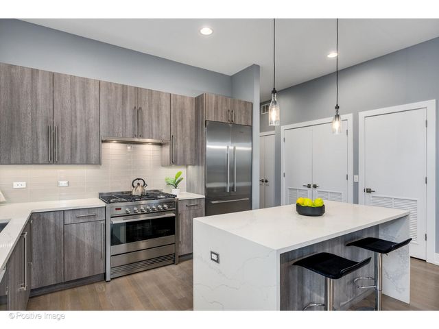 1017 N California Avenue 9, Chicago, IL 60622