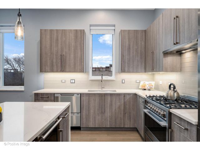 1017 N California Avenue 9, Chicago, IL 60622