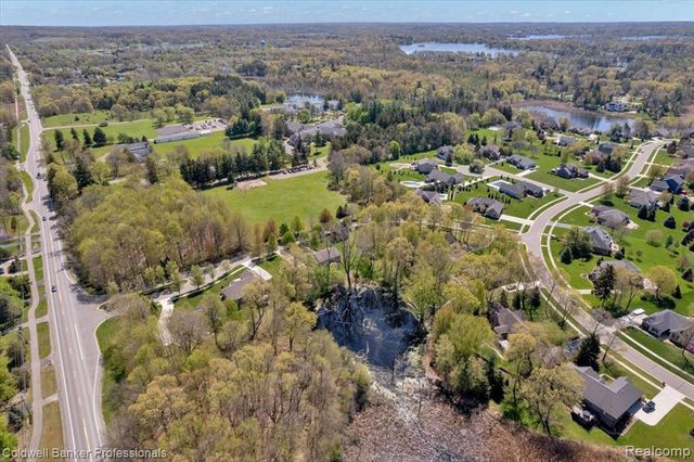 1060 Tinley Boulevard, Oxford, MI 48371