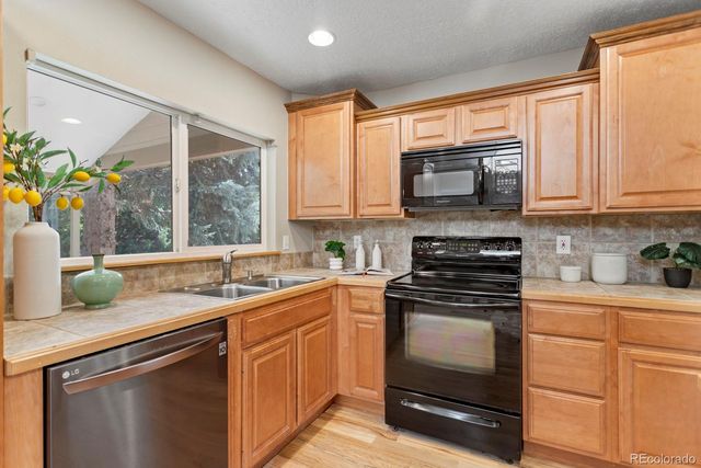8160 Flower Circle, Arvada, CO 80005