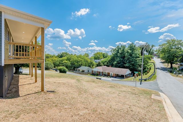 1020 Pansy St, Lynchburg, VA 24504