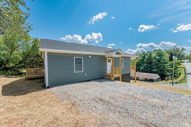 1020 Pansy St, Lynchburg, VA 24504