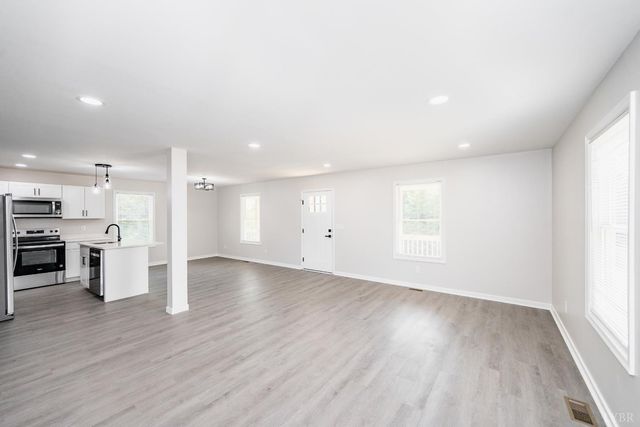 1020 Pansy St, Lynchburg, VA 24504