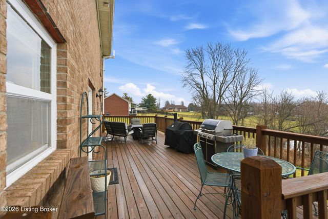 271 Stone Ridge Dr, Fisherville, KY 40023