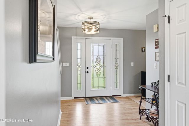 271 Stone Ridge Dr, Fisherville, KY 40023