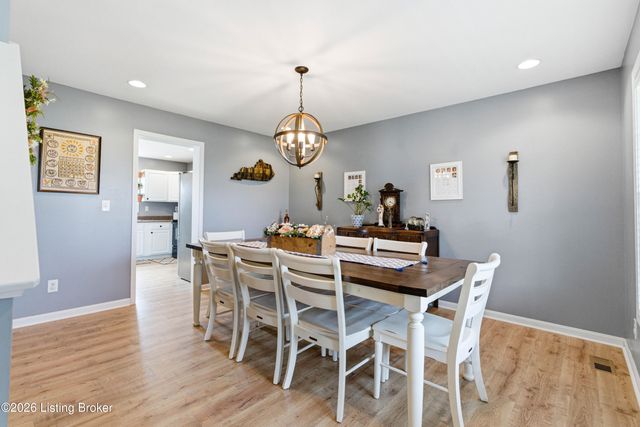 271 Stone Ridge Dr, Fisherville, KY 40023