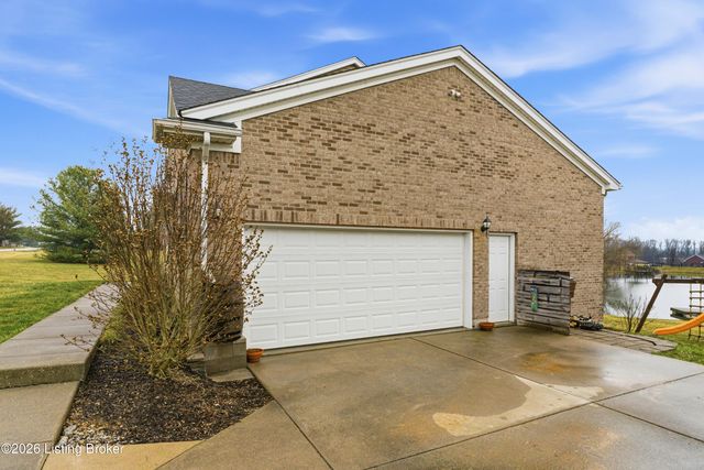 271 Stone Ridge Dr, Fisherville, KY 40023
