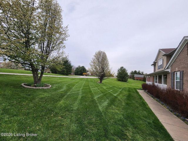 271 Stone Ridge Dr, Fisherville, KY 40023