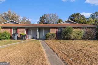 1609 Riverside Trail NE, Conyers, GA 30013