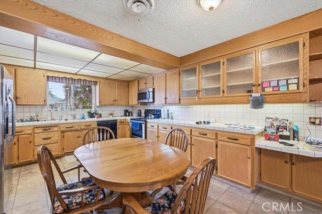 2004 E Campus, Hemet, CA 92544