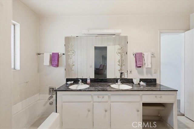 2004 E Campus, Hemet, CA 92544