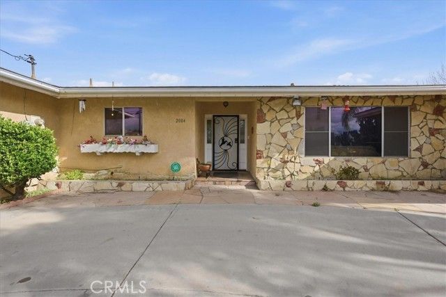 2004 E Campus, Hemet, CA 92544