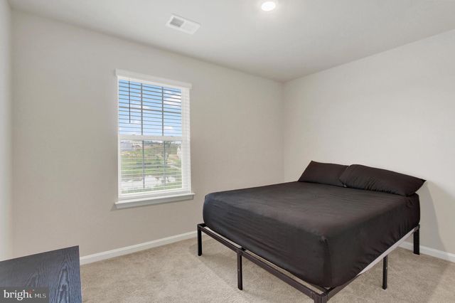 5303 VALLEY VIEW RD, Spring Grove, PA 17362