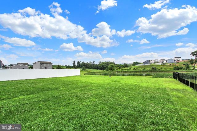 5303 VALLEY VIEW RD, Spring Grove, PA 17362