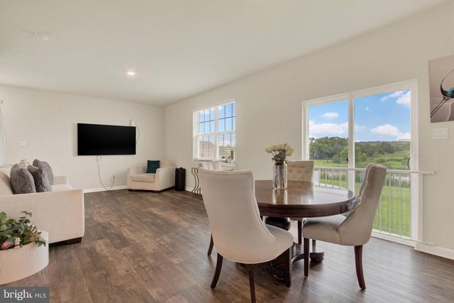 5303 VALLEY VIEW RD, Spring Grove, PA 17362