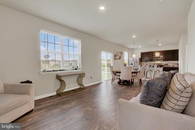 5303 VALLEY VIEW RD, Spring Grove, PA 17362