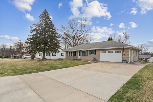 325 Division Street NW, Swisher, IA 52338