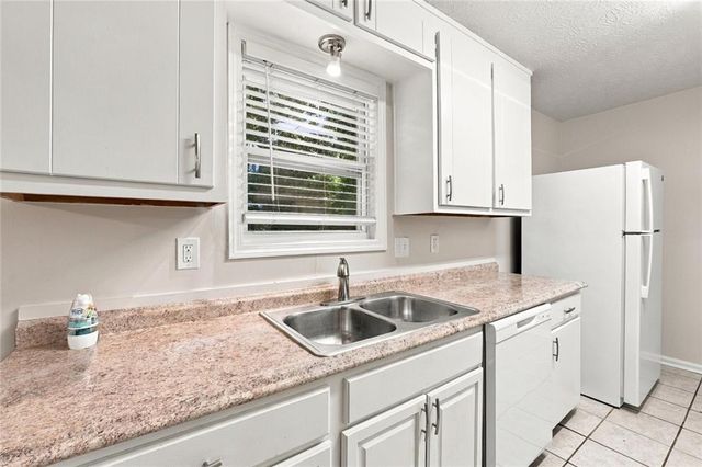 1003 Salisbury Trail, Riverdale, GA 30296
