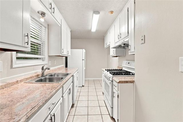 1003 Salisbury Trail, Riverdale, GA 30296