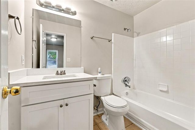 1003 Salisbury Trail, Riverdale, GA 30296