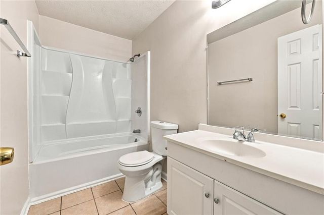 1003 Salisbury Trail, Riverdale, GA 30296