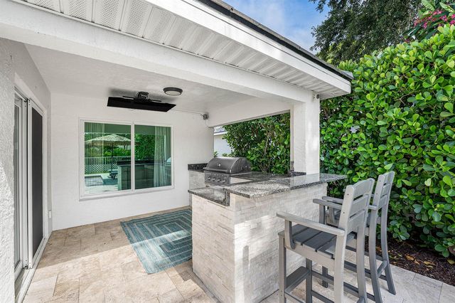 583 Canoe Point, Delray Beach, FL 33444