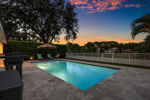 583 Canoe Point, Delray Beach, FL 33444