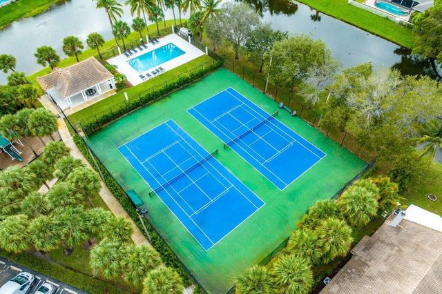 583 Canoe Point, Delray Beach, FL 33444