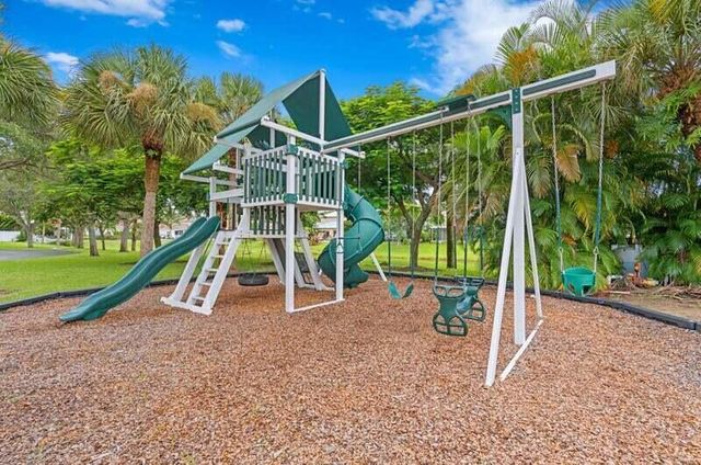 583 Canoe Point, Delray Beach, FL 33444