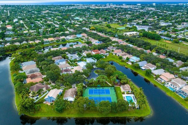 583 Canoe Point, Delray Beach, FL 33444