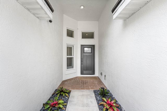 583 Canoe Point, Delray Beach, FL 33444