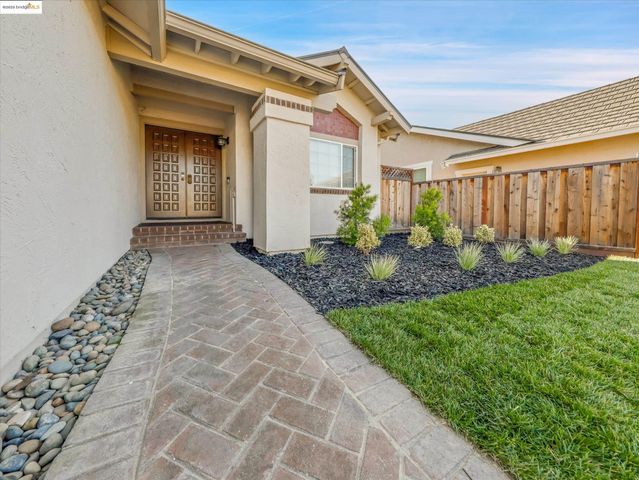 224 Woodbridge Cir, San Mateo, CA 94403