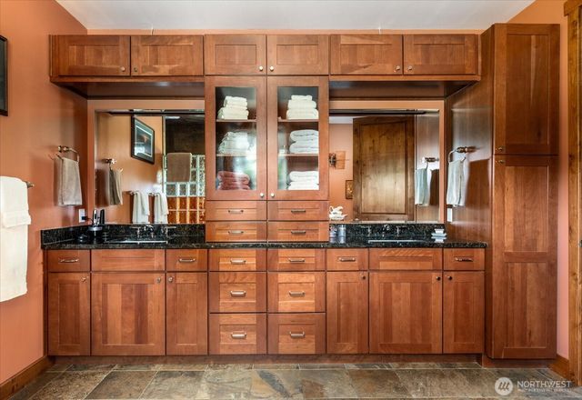 4764 Black Walnut Terrace, Clinton, WA 98236